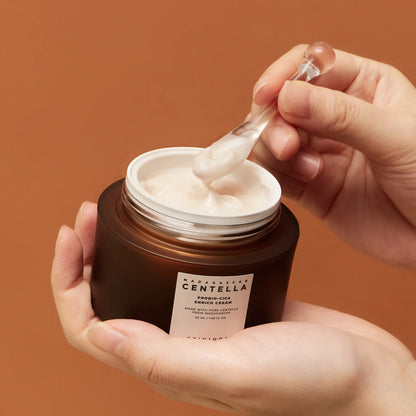 SKIN1004 Madagascar Centella Probio-Cica Enrich Cream (50ml) Texture